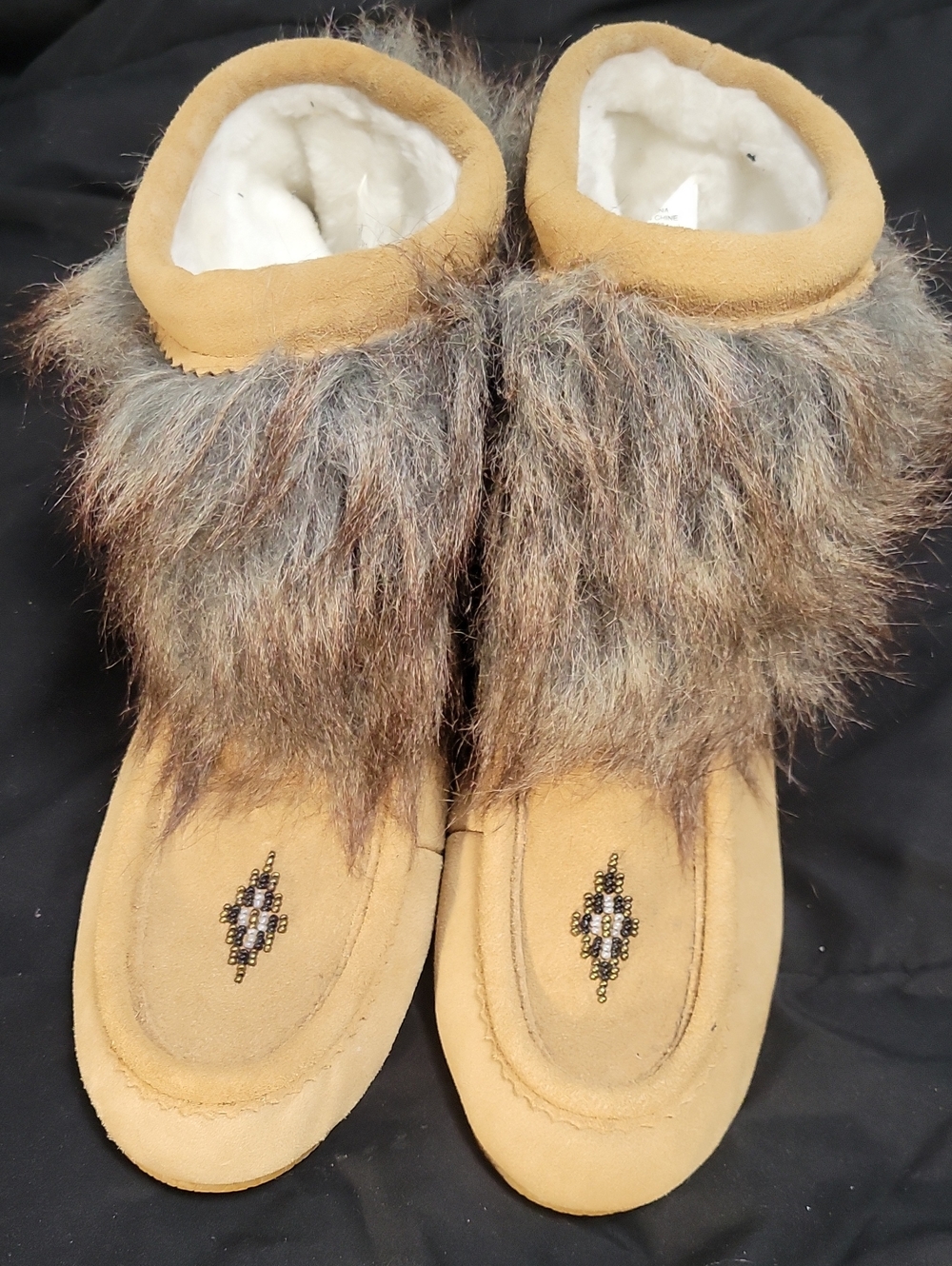 Soft Treads by Luc Anthony Faux Fur Trim Suede Mukluk Moccasin Boots Size 9